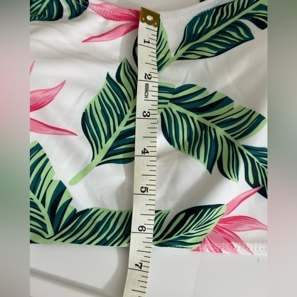 Holipick sz sm swim top in a tropical fabric New with tag beautiful top - Picture 5 of 11